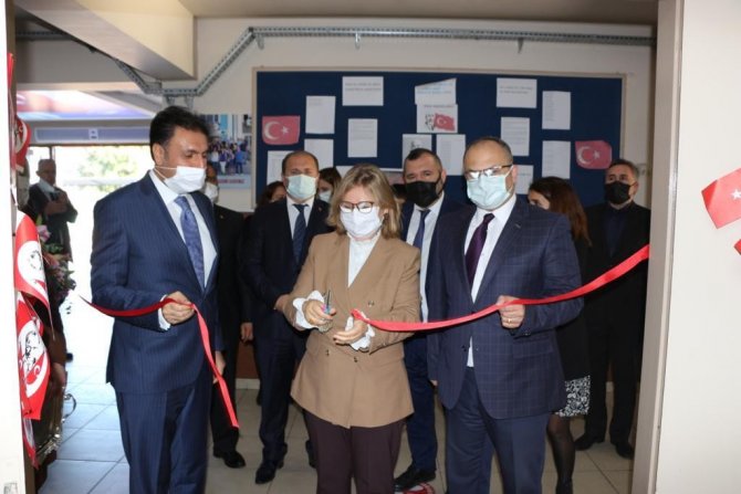 Bakan Yardımcısı Aşkar, İ̇zmir’de Kütüphane Ve Ana Sınıfı Açılışları Gerçekleştirdi