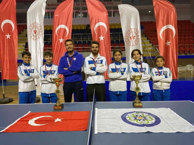 Büyükşehir Masa Tenisi Takımı Ege Bölge Şampiyonu