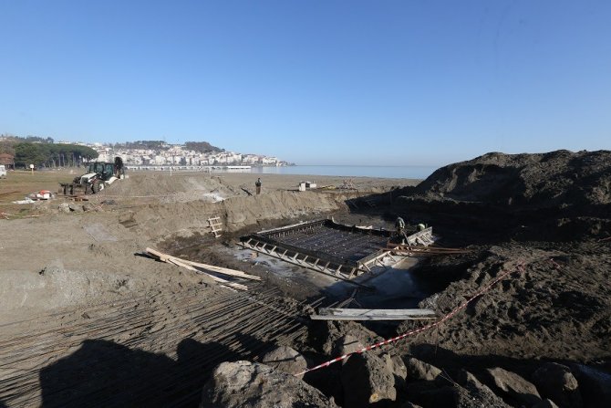 Ünye’de Çocuklar İçin Su Oyun Parkı