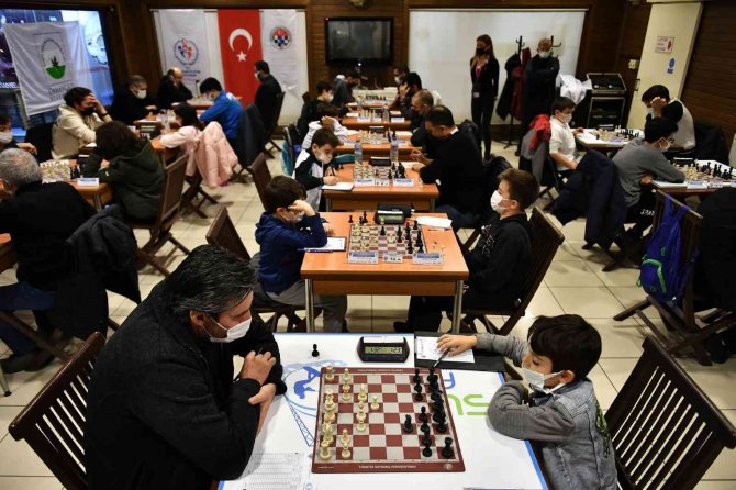 Öğrencilerden Satranç Hamlesi