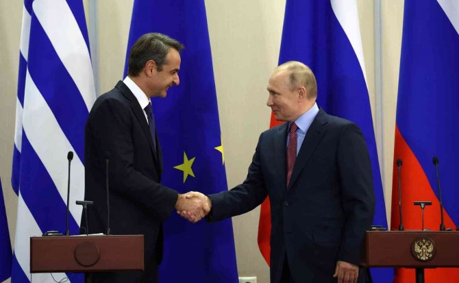 Putin: "Rusya, Kıbrıs Sorununa Adil Ve Uygulanabilir Bir Çözüm Bulunmasından Yana"