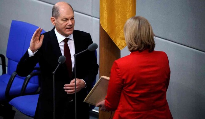 Almanya’nın Yeni Başbakanı Scholz Yemin Etti