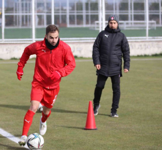 Sivasspor’da Galatasaray Mesaisi Sürüyor