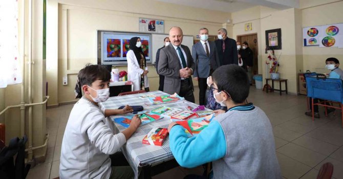 Vali Varol’dan Okul Ziyareti