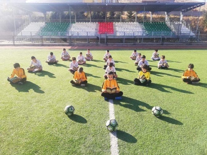 Yahyalılı Gençler Fidanları Toprakla Buluşturdu