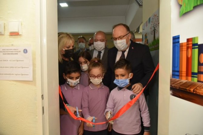 Tutulmaz “Kütüphanesiz Okul Kalmasın" Projesinin Açılışı Yaptı