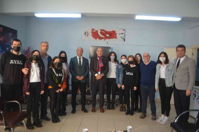 Muhtar Kent’ten Ayvalık’a Stem Atölyesi