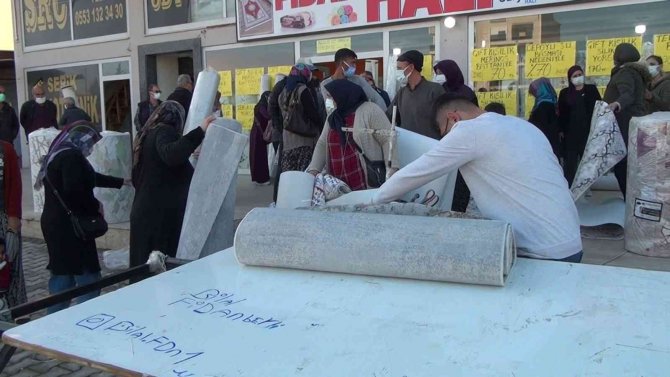 Antalya’da Ucuz Halı İzdihamı