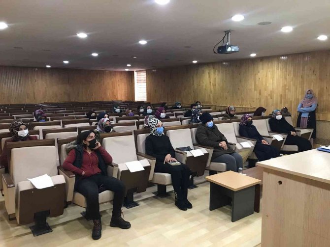 Kadın Çiftçilere Ev Ekonomisi Ve Girişimcilik Eğitimi Verildi