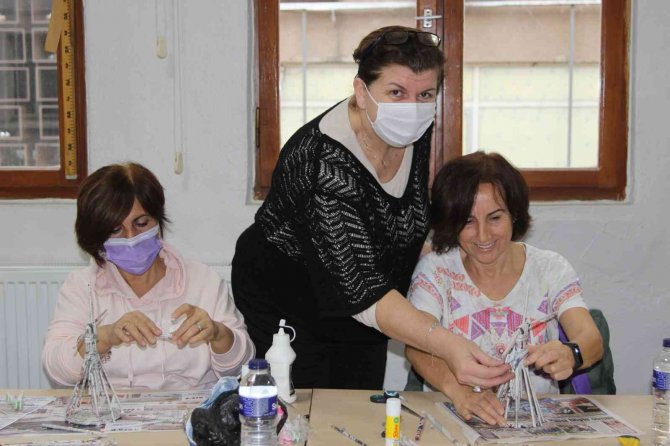 Atık Maddeler Kadınların Elinde Sanata Dönüşüyor