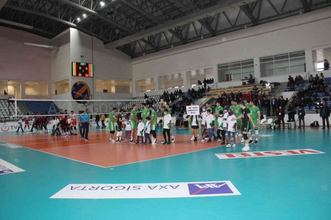 Efeler Ligi: Bingöl Solhan Spor: 0 - Ziraat Bankkart: 3