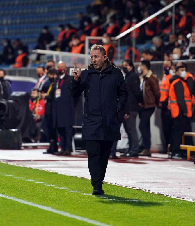 Beşiktaş’ta Sergen Yalçın Dönemi Sona Erdi