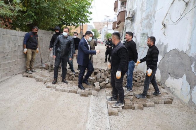 Kaymakam Tunç, Nur Mahallesinde Parke Taşı Çalışmalarını Yerinde İnceledi