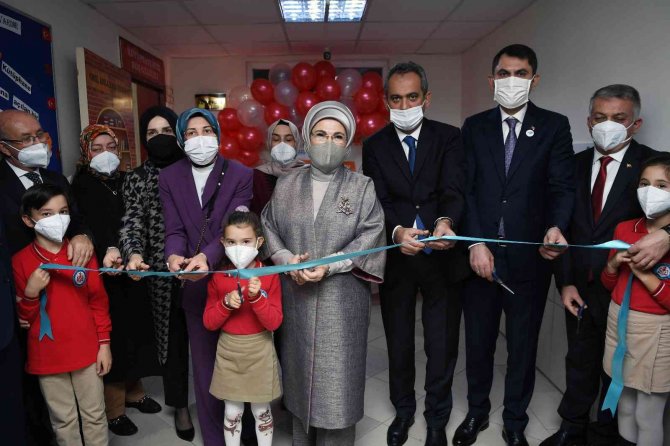 Emine Erdoğan’dan Öğrencilere Çifte Müjde