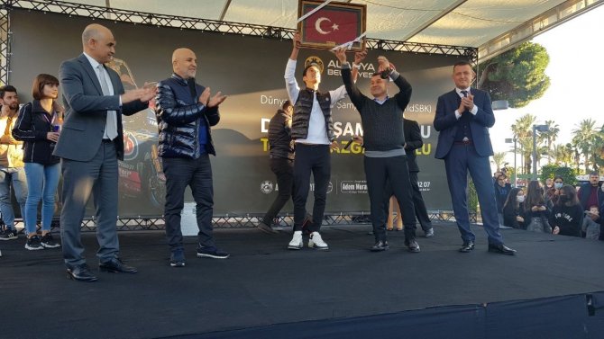 Dünya Şampiyonu Razgatlıoğlu’na Alanya’da Görkemli Karşılama