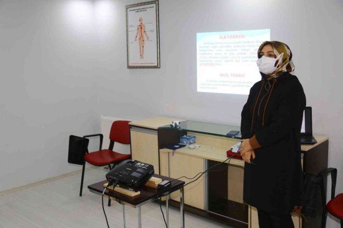 Belediye Çalışanlarına İlk Yardım Eğitimi Verildi