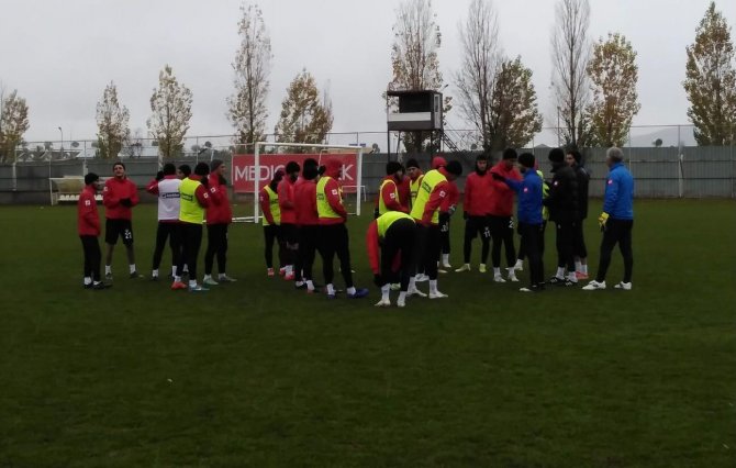 Elazığspor İki Eksikle Çalıştı