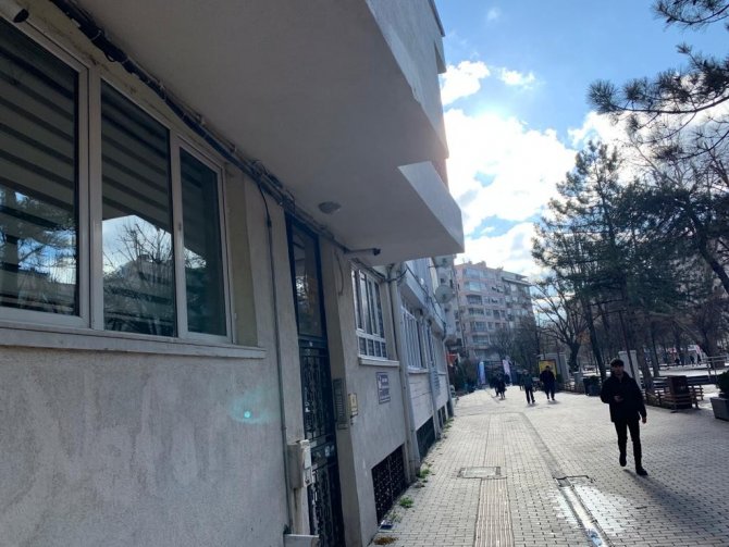 Gündeme Gelen Hasarlı Balkon Tamir Edildi