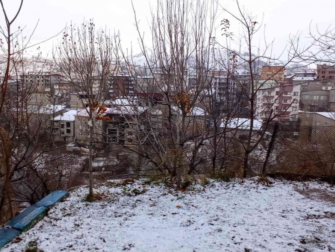 Hakkari Beyaza Büründü