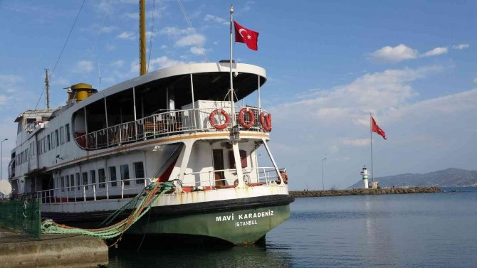 Boğazın Emektarı Meclis Kararıyla Satışa Çıkarılıyor