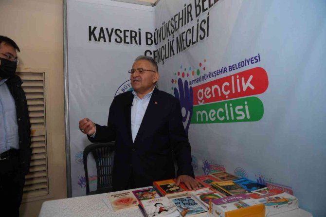 Başkan Büyükkılıç Kitapseverlerle Buluştu