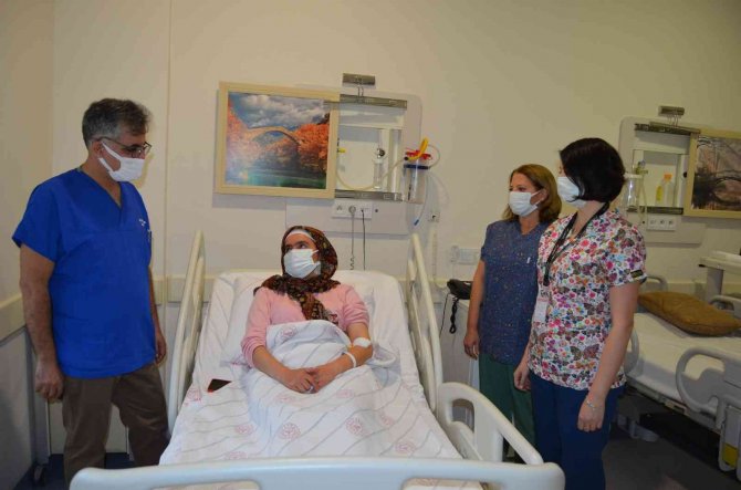 Uyuşma Şikayeti İle Gittiği Hastanede Beyninde Tümör Olduğunu Öğrendi