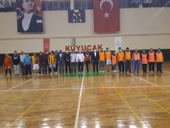 Kuyucak’ta Futsal Maçında Dostluk Kazandı