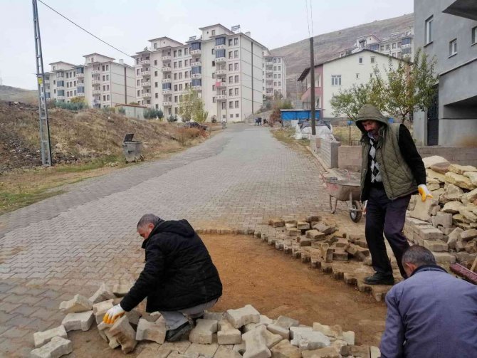 Arapgir’de Kilit Taş Ve Altyapı Çalışmaları Hızlandı