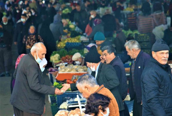 Aracısız Pazarda, Hem Üretici Hem Vatandaş Kazanıyor