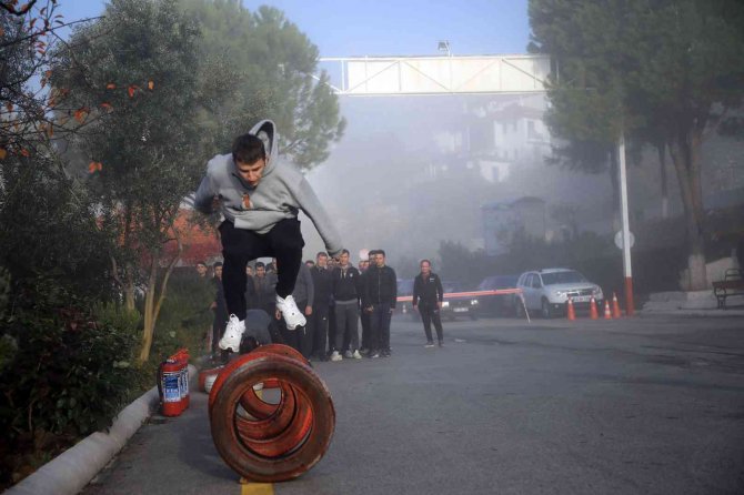 Yeni İtfaiye Erleri İlk Eğitimlerini Gerçekleştirdi