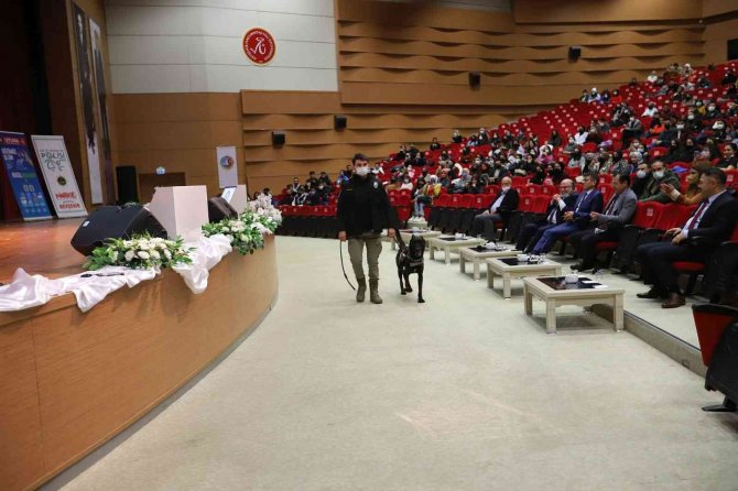 Nevü’de “Geleceğini Uyuşturma” Konulu Seminer Düzenlendi