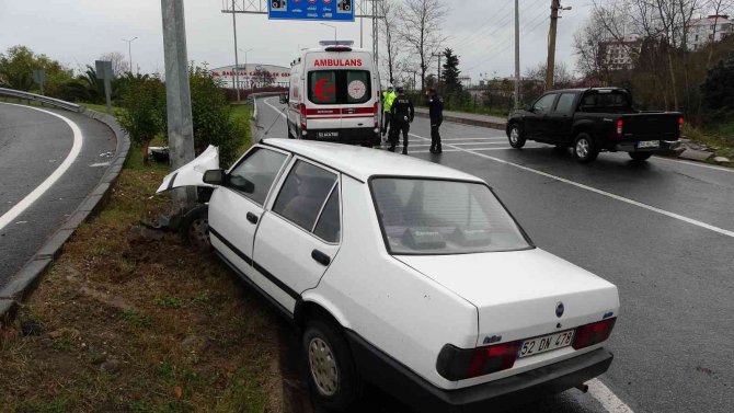 Patlayan Lastik Kazaya Sebep Oldu: 2 Yaralı