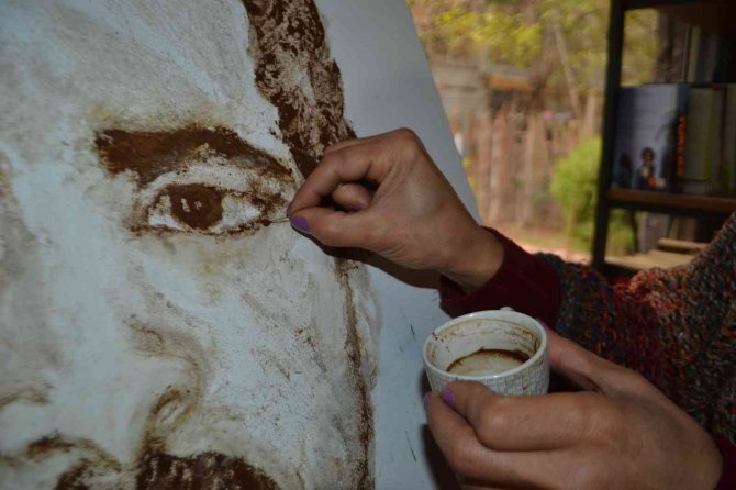 Batman’da Kahve Telvesi Ve İğneyle Yapılan Resimlerden Oluşturulan Resim Sergisi İlgi Görüyor