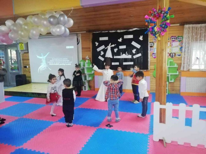 Sincan’da Minik Semazenler Mevlana’yı Unutmadı