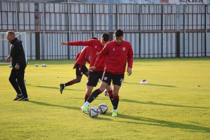 Fuat Çapa: “Şampiyonluk Yarışının İçinde Olmak İstiyoruz”