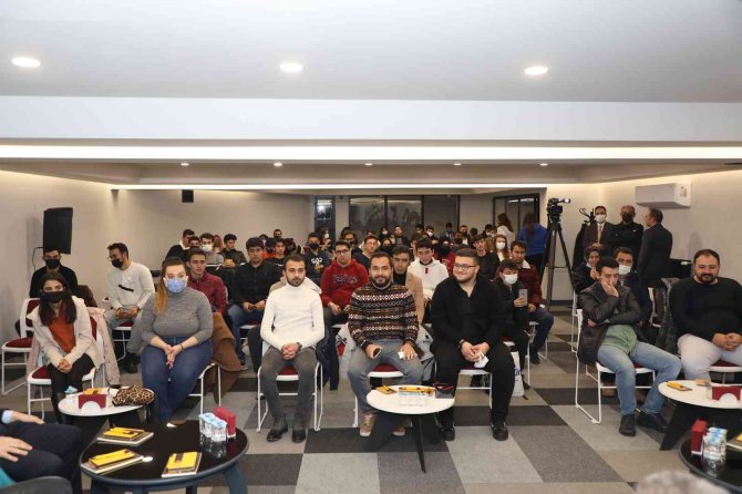 Talas’ta ‘Gençlerle Kitap Sohbetleri’ Başladı