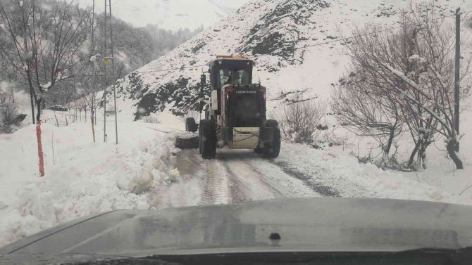 Tunceli’de 20 Köy Yolu Ulaşıma Kapandı