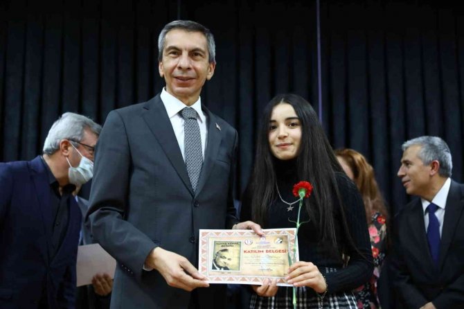 Yahya Kemal Beyatlı Eserleriyle Anıldı