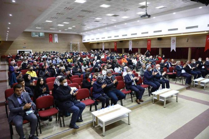 Yahya Kemal Beyatlı Eserleriyle Anıldı