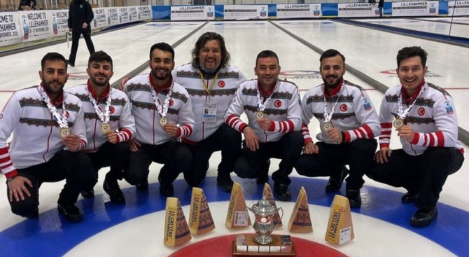 ’Türkiye Curling Takımları’nın Başarısına Dpü Katkısı