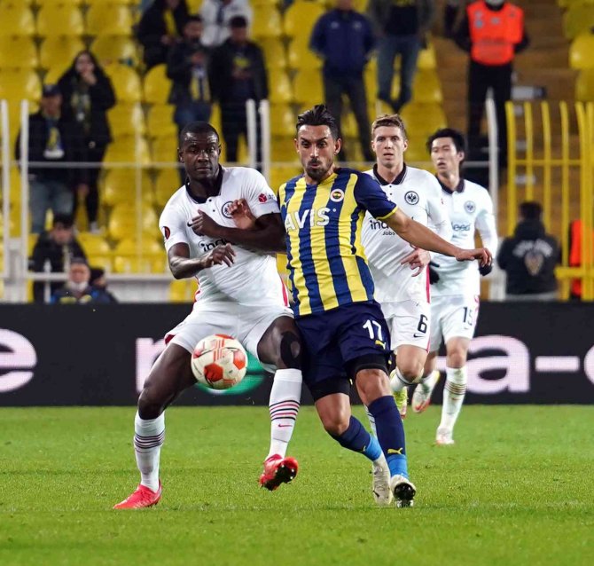 Uefa Avrupa Ligi: Fenerbahçe: 1 - Eintracht Frankfurt: 1 (İ̇lk Yarı)