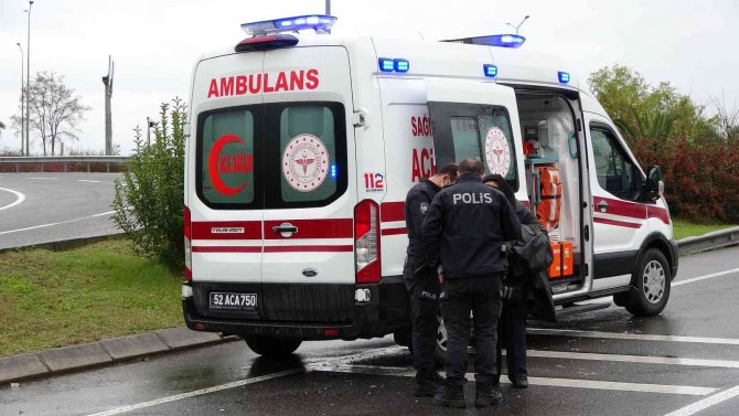 Patlayan Lastik Kazaya Sebep Oldu: 2 Yaralı