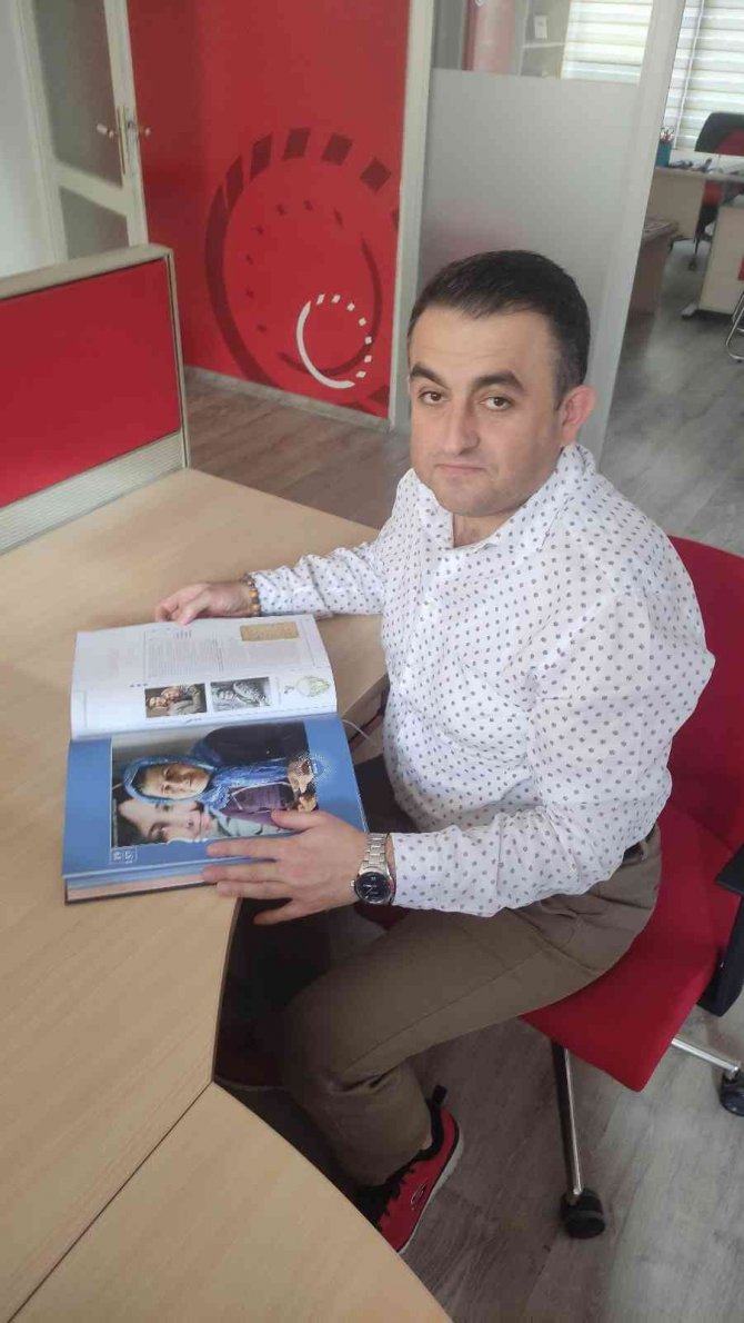 Adana’nın Portrelerini Kitapta Topladı
