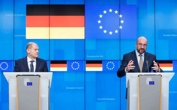 Almanya Başbakanı Scholz, Avrupa Konseyi Başkanı Michel İle Görüştü