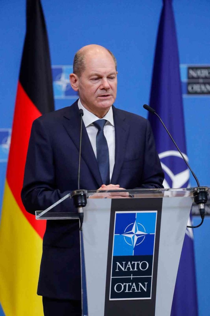 Almanya Başbakanı Scholz, Nato’yu Ziyaret Etti