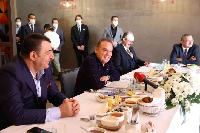 Başkan Böcek Turizmcilere Lara-kundu Turizm Yolu Projesini Anlattı