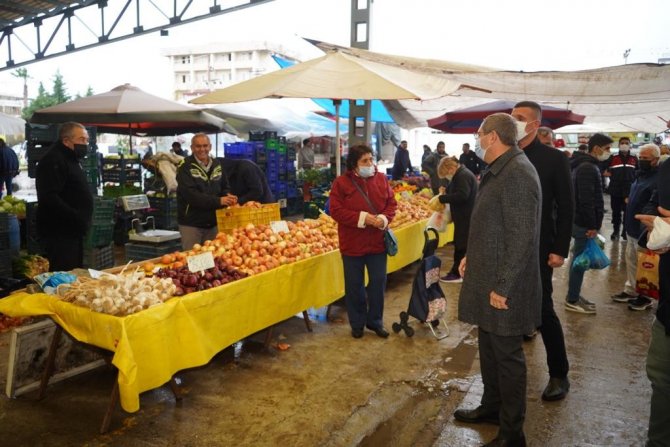 Ayvalık’ta Başkan Ergin’den Sarımsaklı Pazaryeri Ziyareti