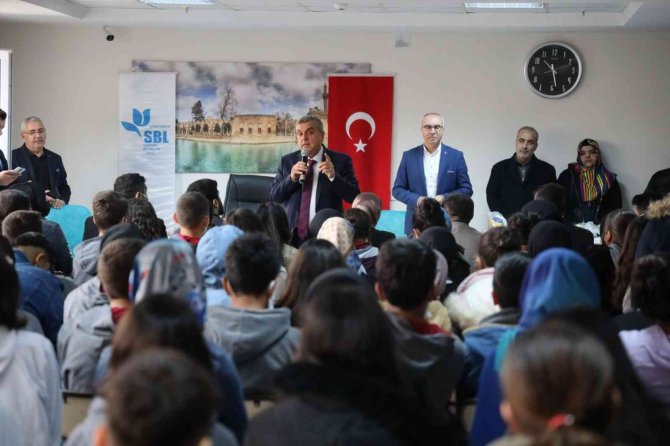 Başkan Beyazgül, Öğrencilerle Bir Araya Geldi