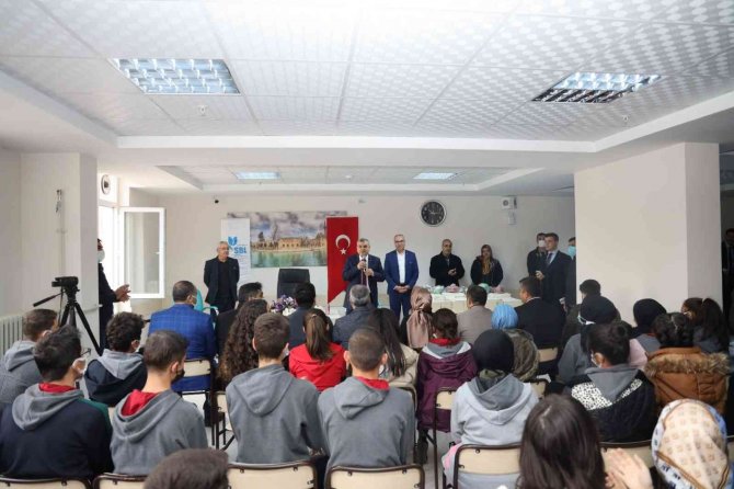 Başkan Beyazgül, Öğrencilerle Bir Araya Geldi