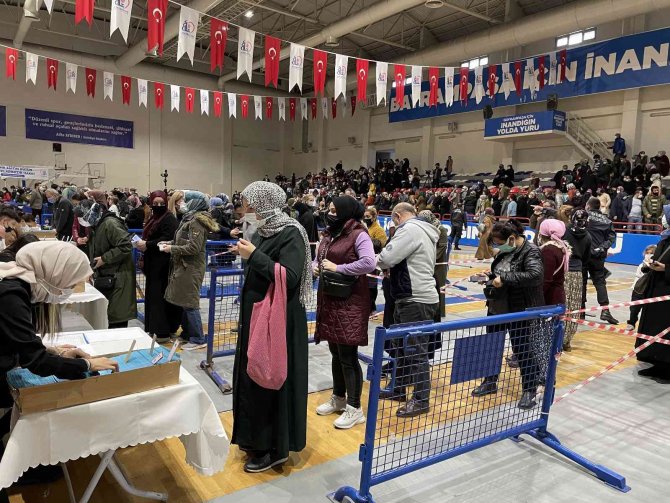 Bayrampaşa’da 3 Bin 82 Öğrenciye Burs Verdi